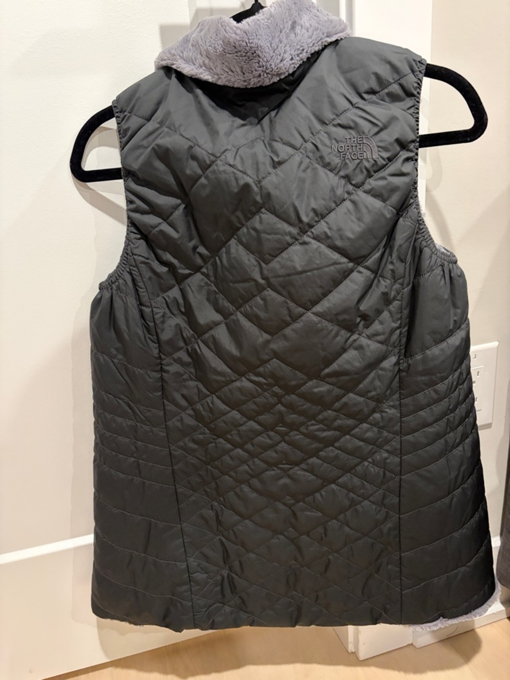 The North Face Gray Reversible Fleece-Lined Women's Vest - Picture 2 of 4